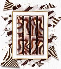 Kit Kat Zebra Dark & White Chocolate Bar Limited Edition (UK)